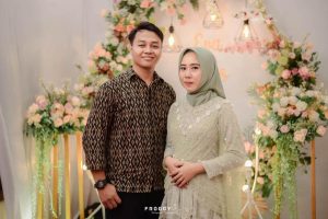 Eva dan Aziz